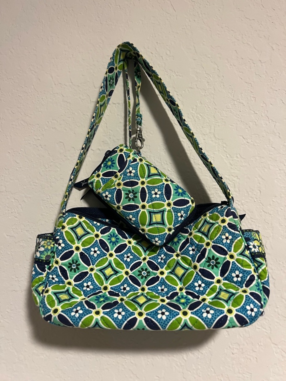 Vera Bradley Daisy Daisy Bundle- Maggie Shoulder Bag & ID Wristlet Wallet